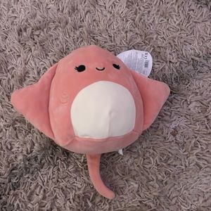 Ludovica the stingray squishmallow🐚💕